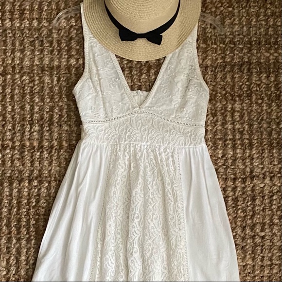 IN THE BEGINNING WHITE•LACE•SUNDRESS•DRESS•SHORT DRESS•EMPIRE WAIST•DEEP V•SMALL - Picture 3 of 13